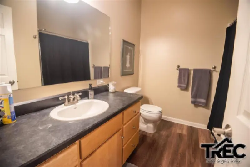 621 Avenue B Powell #34