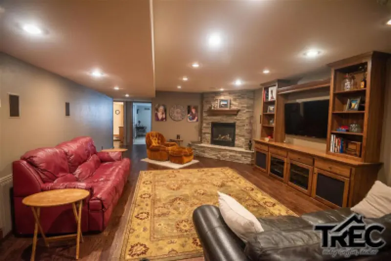 621 Avenue B Powell #45