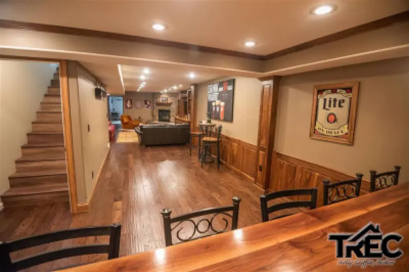 621 Avenue B Powell #48