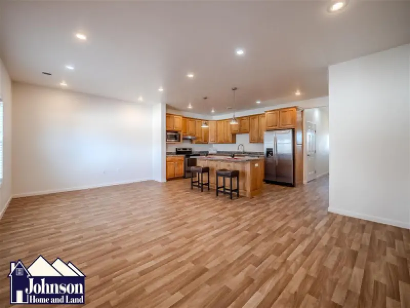 225 Division St Cowley #10