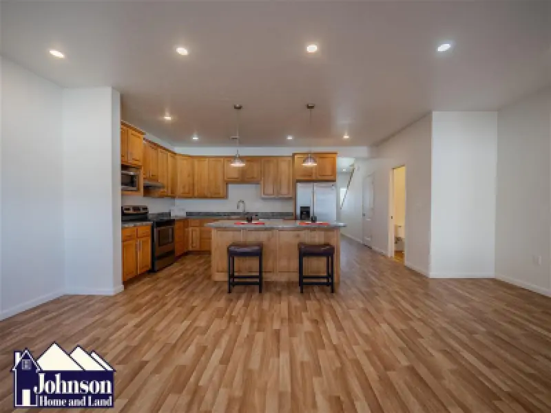 225 Division St Cowley #11