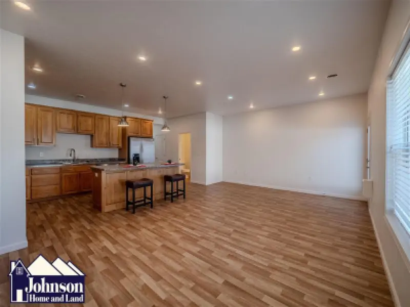 225 Division St Cowley #12