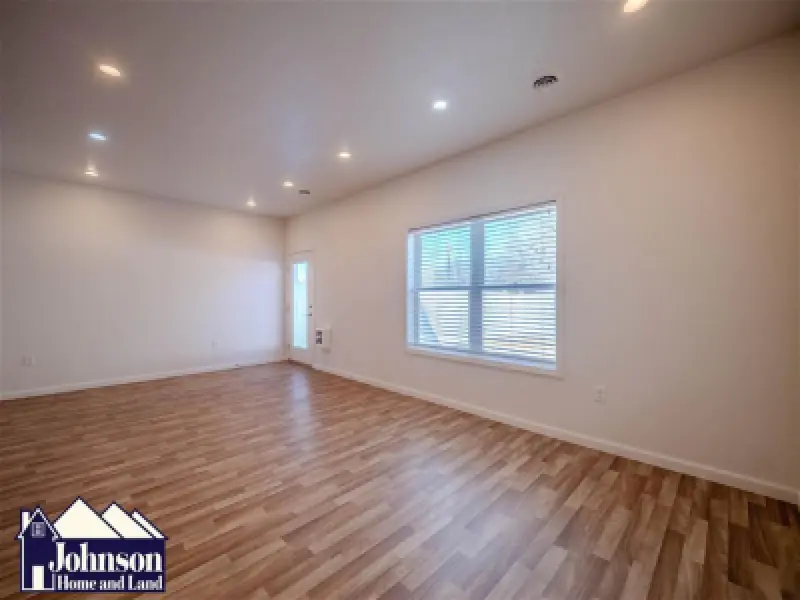 225 Division St Cowley #14