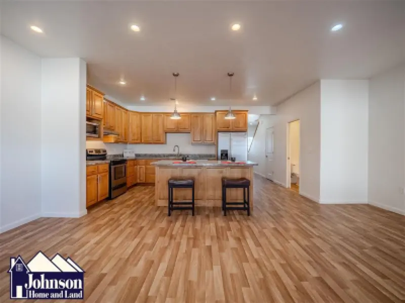 225 Division St Cowley #16