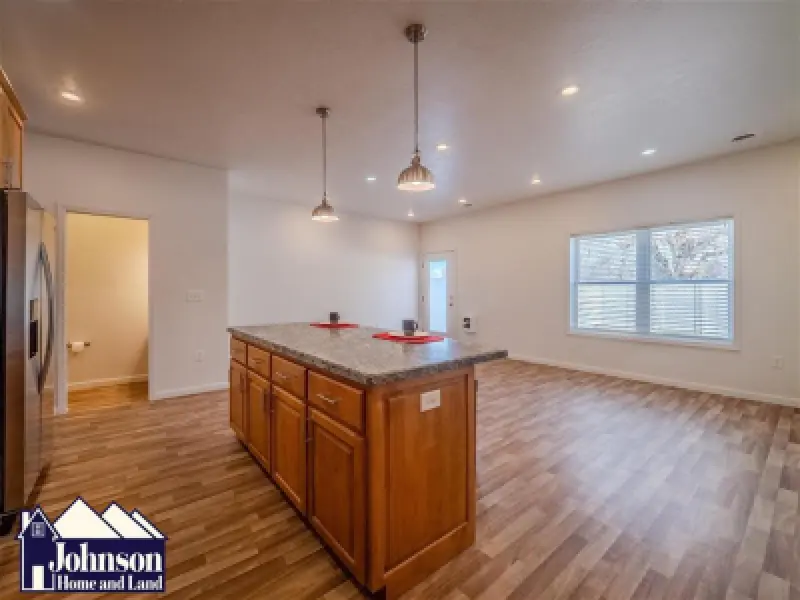 225 Division St Cowley #19