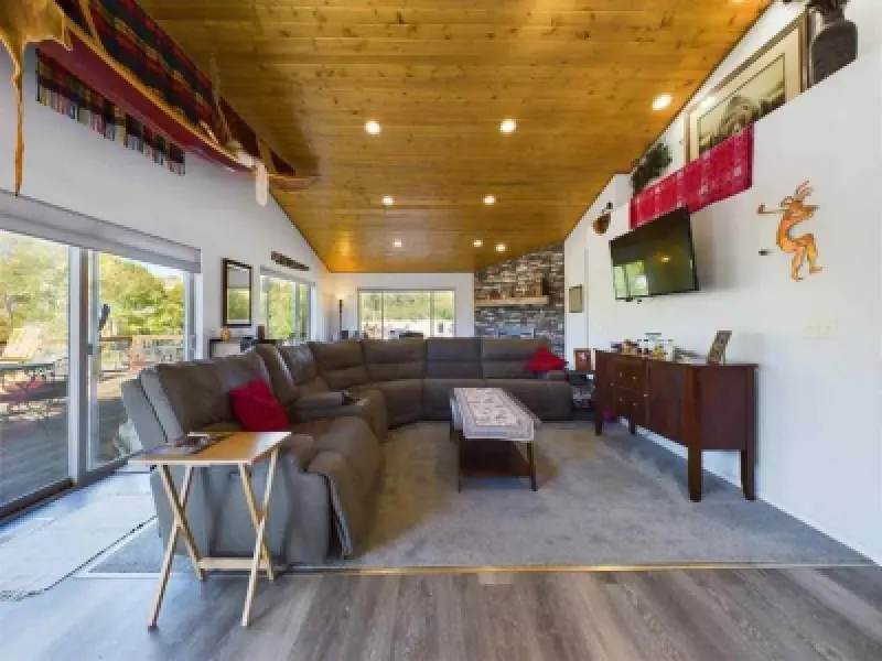 1 Streamside Dr Cody #22