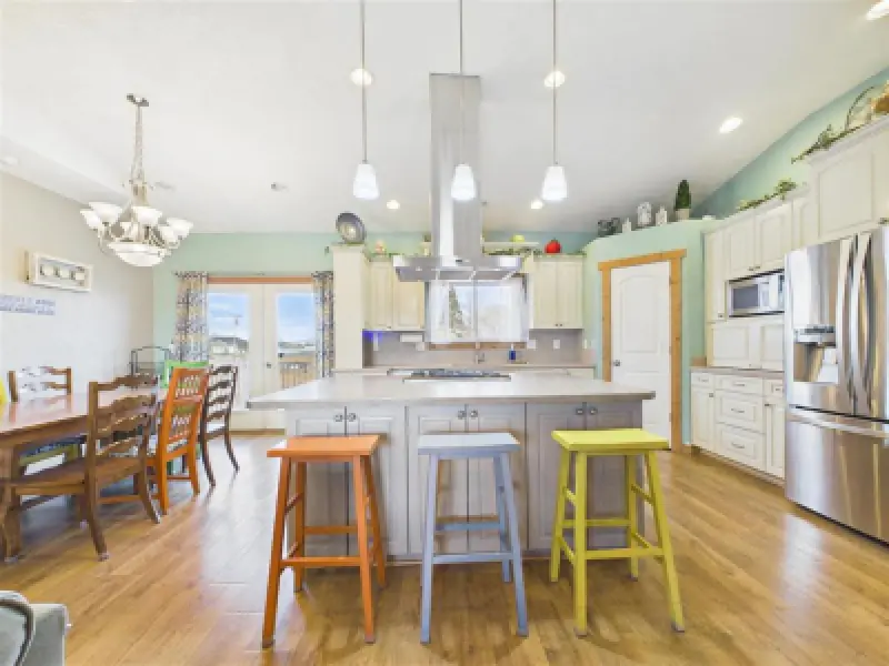 53 3rd St N Cowley #1