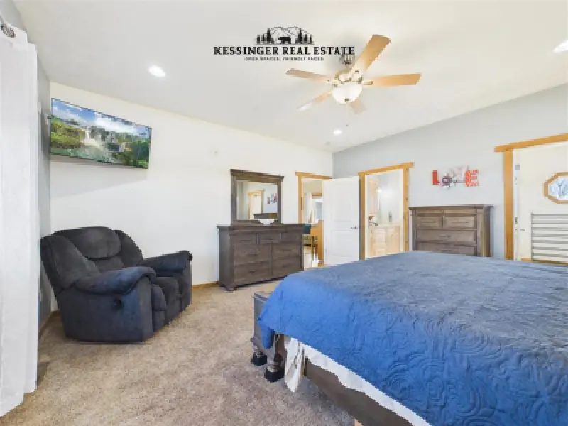 53 3rd St N Cowley #11