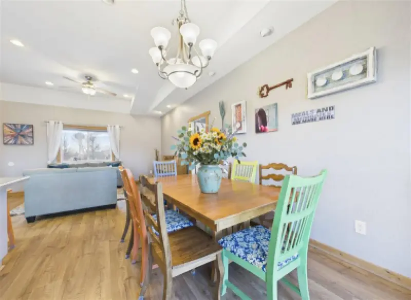 53 3rd St N Cowley #4