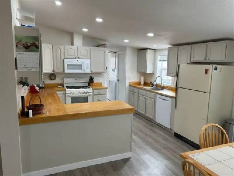 854 8th St Basin #2