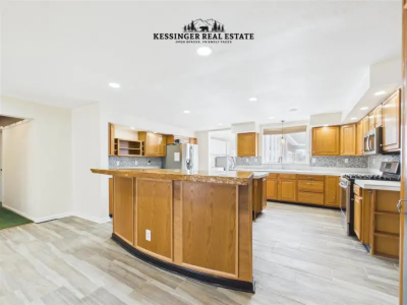 423 Lane 12 Powell #27