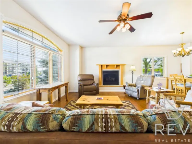 2332 Pioneer Ave Cody #18