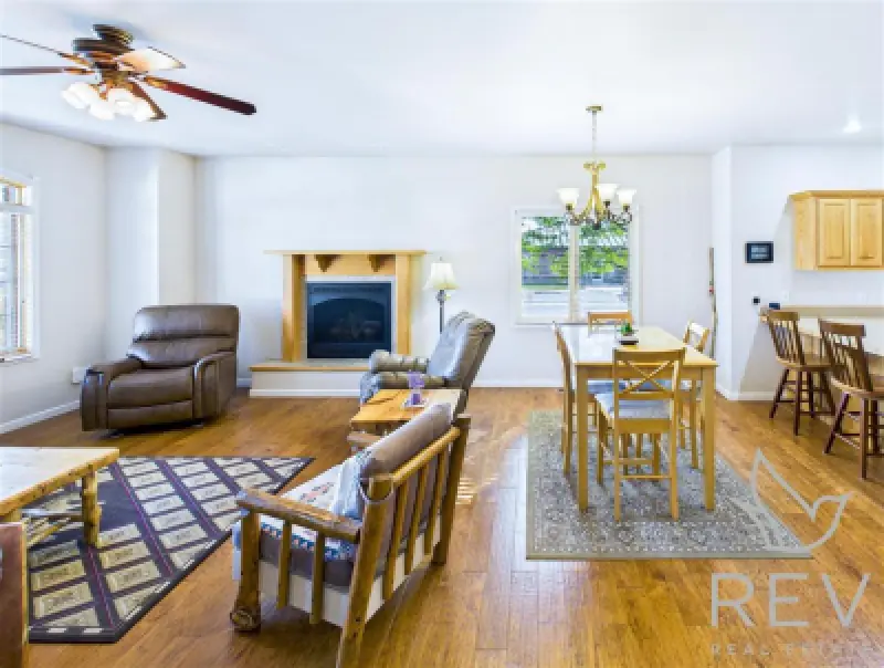 2332 Pioneer Ave Cody #20