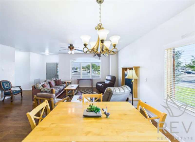 2332 Pioneer Ave Cody #21