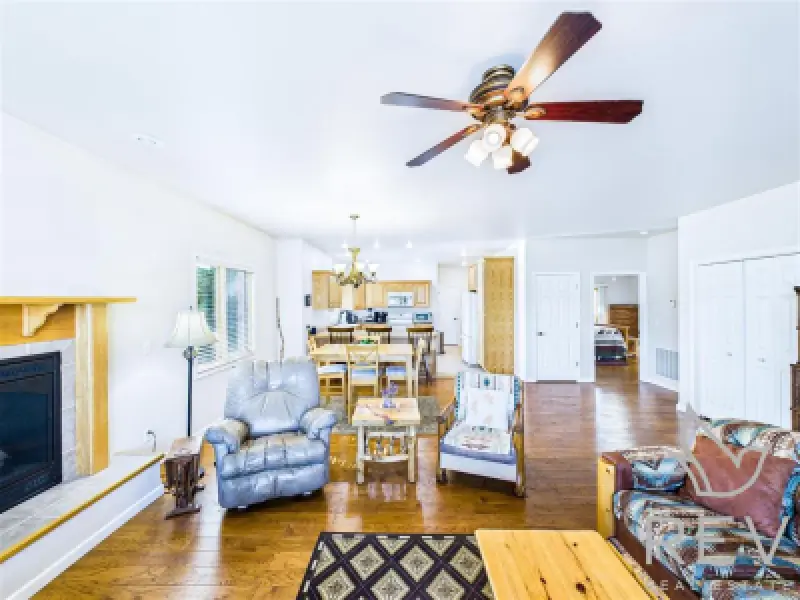2332 Pioneer Ave Cody #22