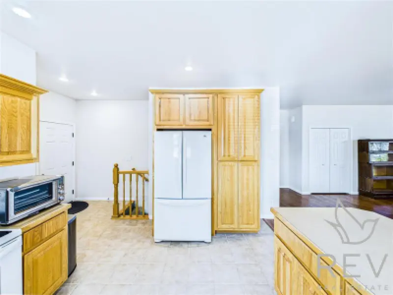 2332 Pioneer Ave Cody #24