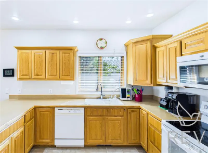 2332 Pioneer Ave Cody #26