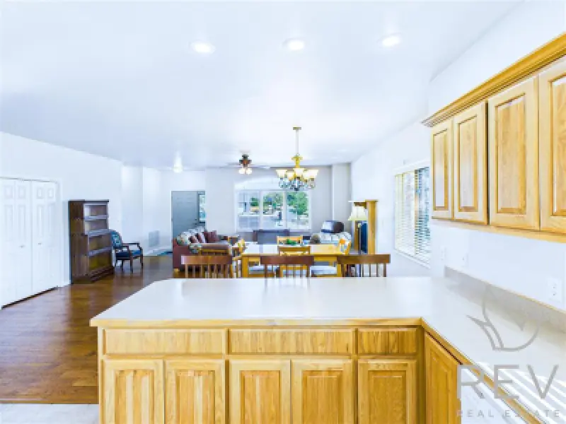 2332 Pioneer Ave Cody #27