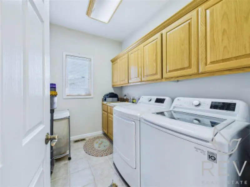2332 Pioneer Ave Cody #31