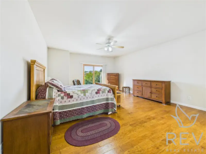 2332 Pioneer Ave Cody #33