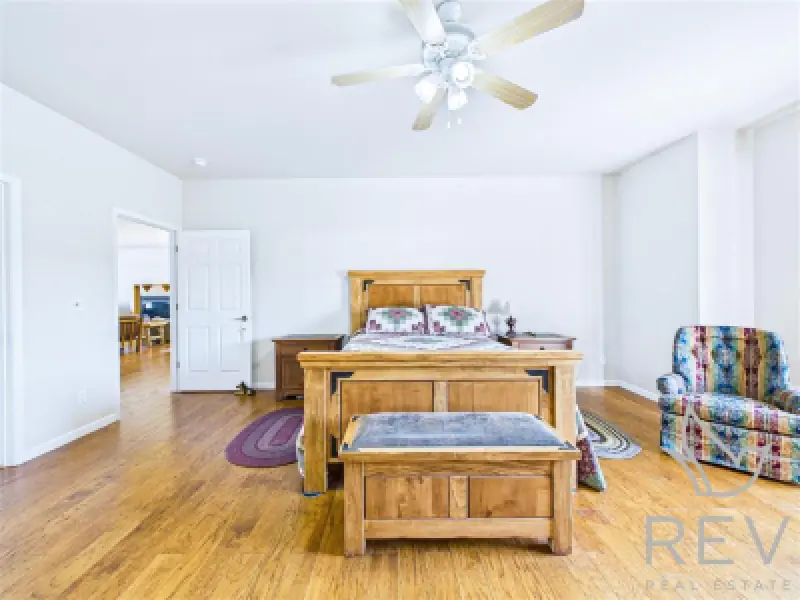 2332 Pioneer Ave Cody #36