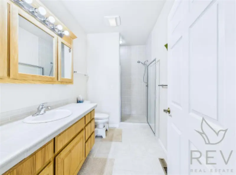 2332 Pioneer Ave Cody #37