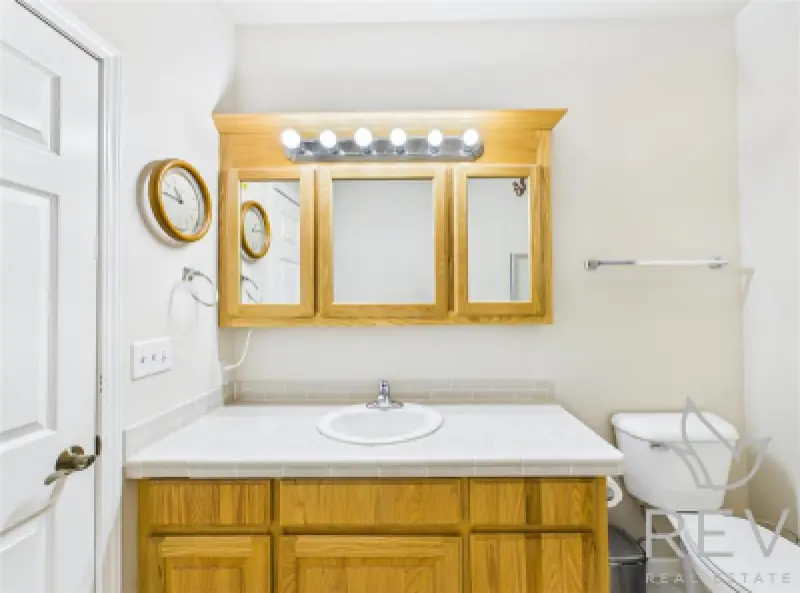 2332 Pioneer Ave Cody #38