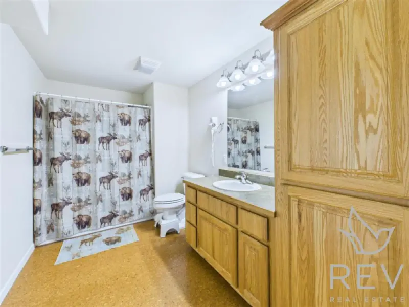 2332 Pioneer Ave Cody #46