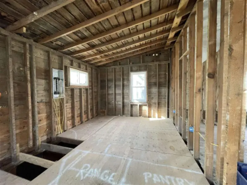 506 6th St S Basin #5