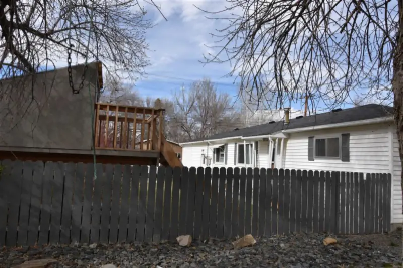 506 Shoshone St Powell #3