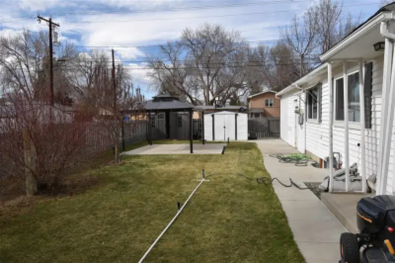 506 Shoshone St Powell #4