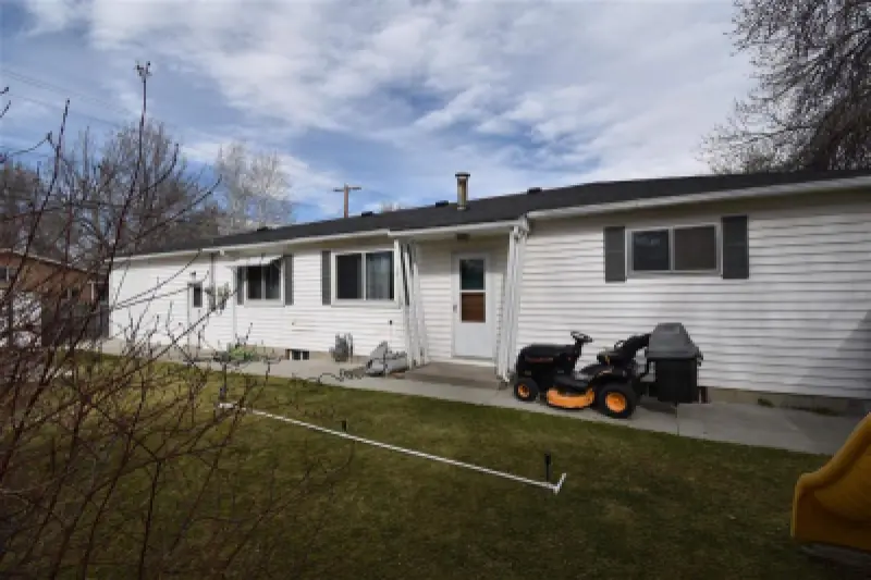 506 Shoshone St Powell #5