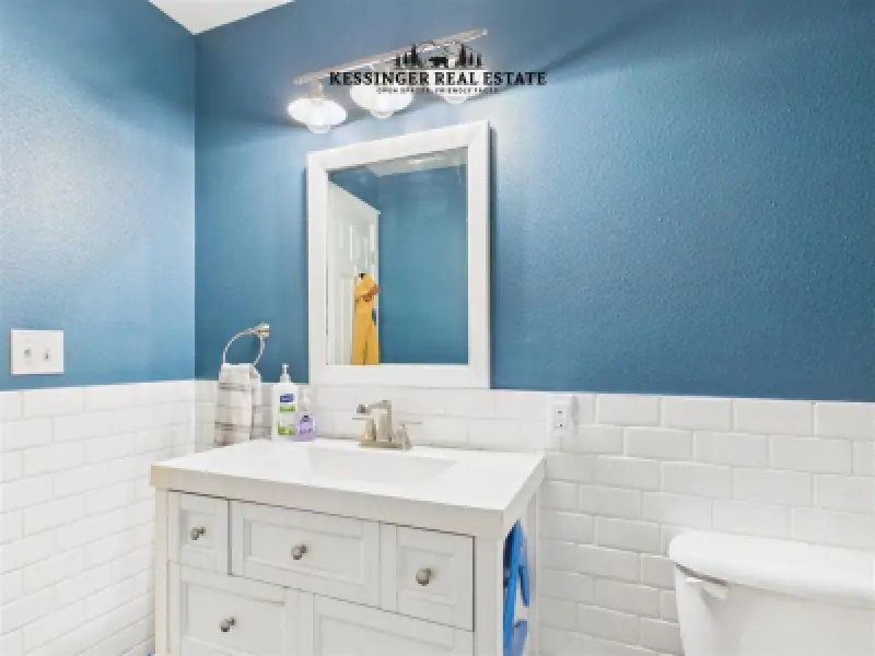 945 Avenue K Powell #16