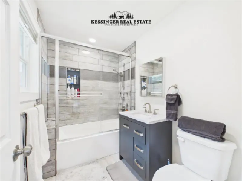 945 Avenue K Powell #24