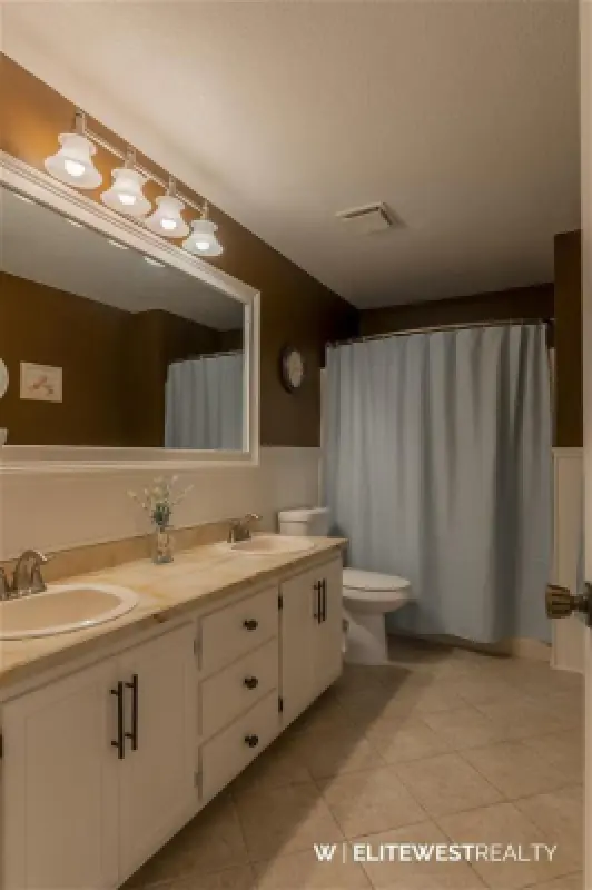 496 Birch St Frannie #16