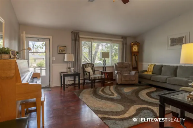 496 Birch St Frannie #2
