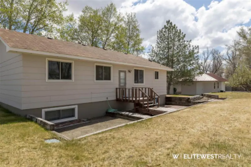 496 Birch St Frannie #44