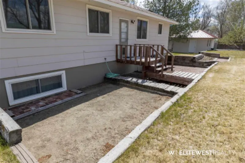 496 Birch St Frannie #46