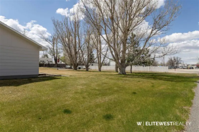 496 Birch St Frannie #58