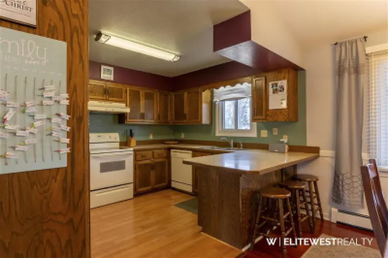 496 Birch St Frannie #6