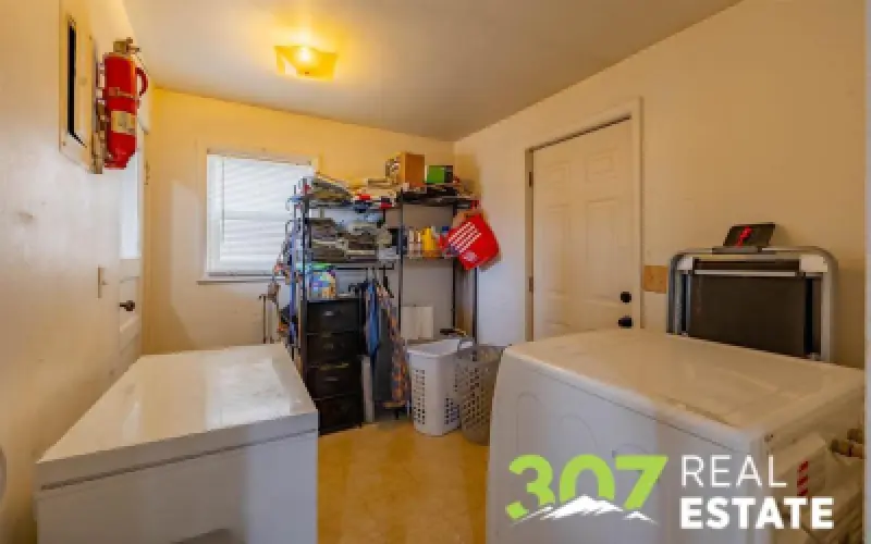 849 3rd St E Powell #14