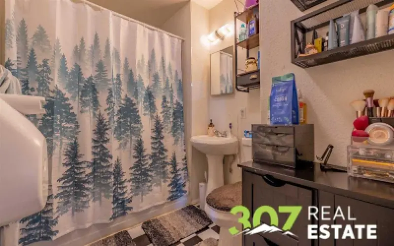 849 3rd St E Powell #15