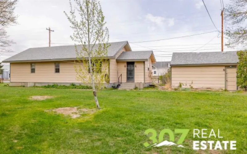 849 3rd St E Powell #19