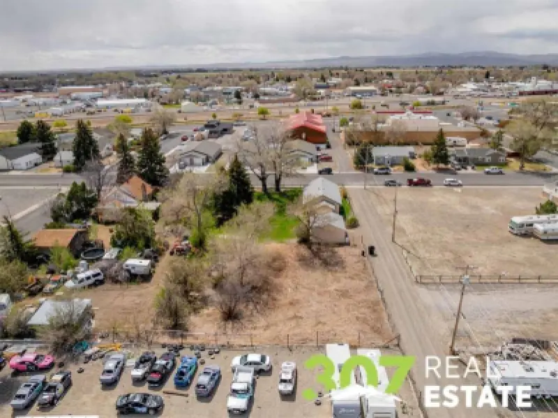849 3rd St E Powell #30