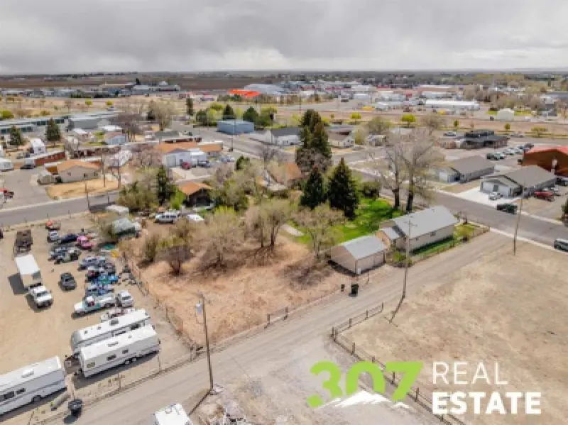 849 3rd St E Powell #31