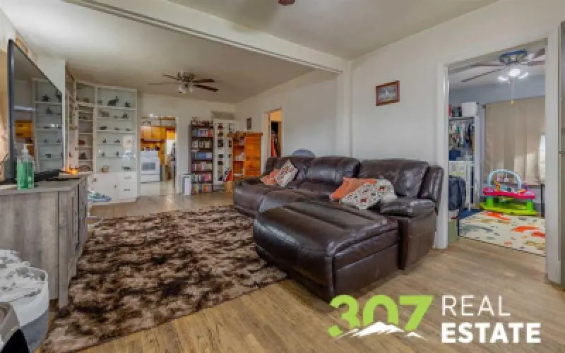 849 3rd St E Powell #4