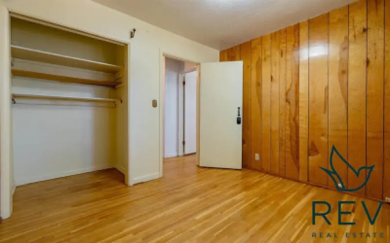 2096 Lane 10 Powell #19