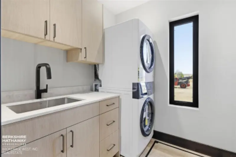 2301 Songbird Ct Cody #27