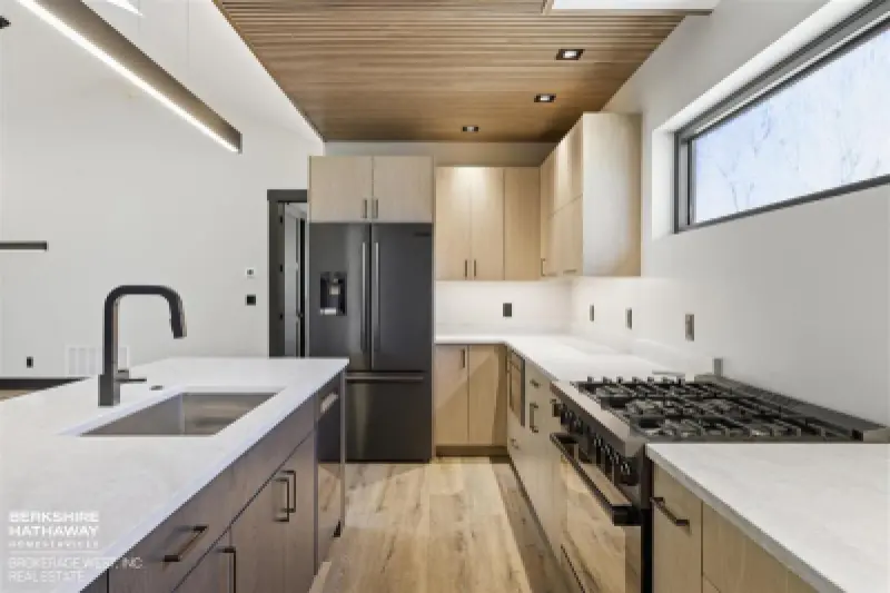 2301 Songbird Ct Cody #9