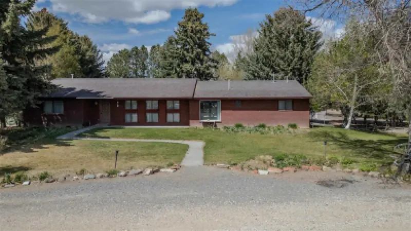 317 Cedar Ave Burlington #43